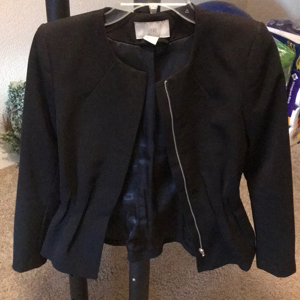Black H&M Blazer. Size: 2